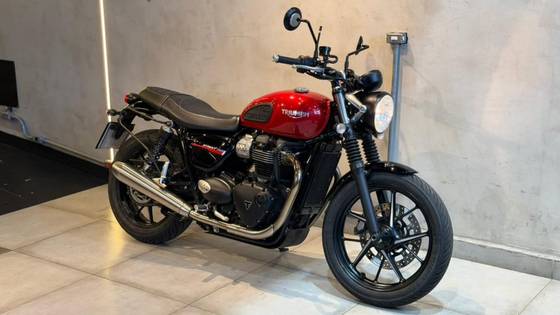 TRIUMPH STREET TWIN 